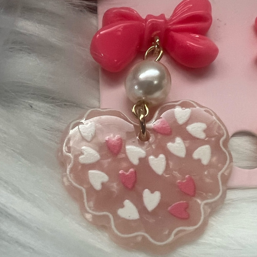 Heart shaped earrings - Picture 3 of 3